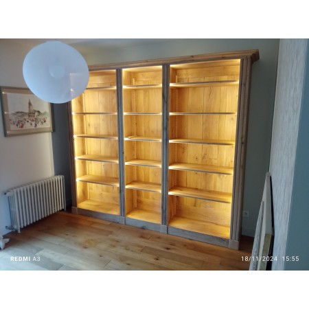 Bibliothèque rétro éclairée