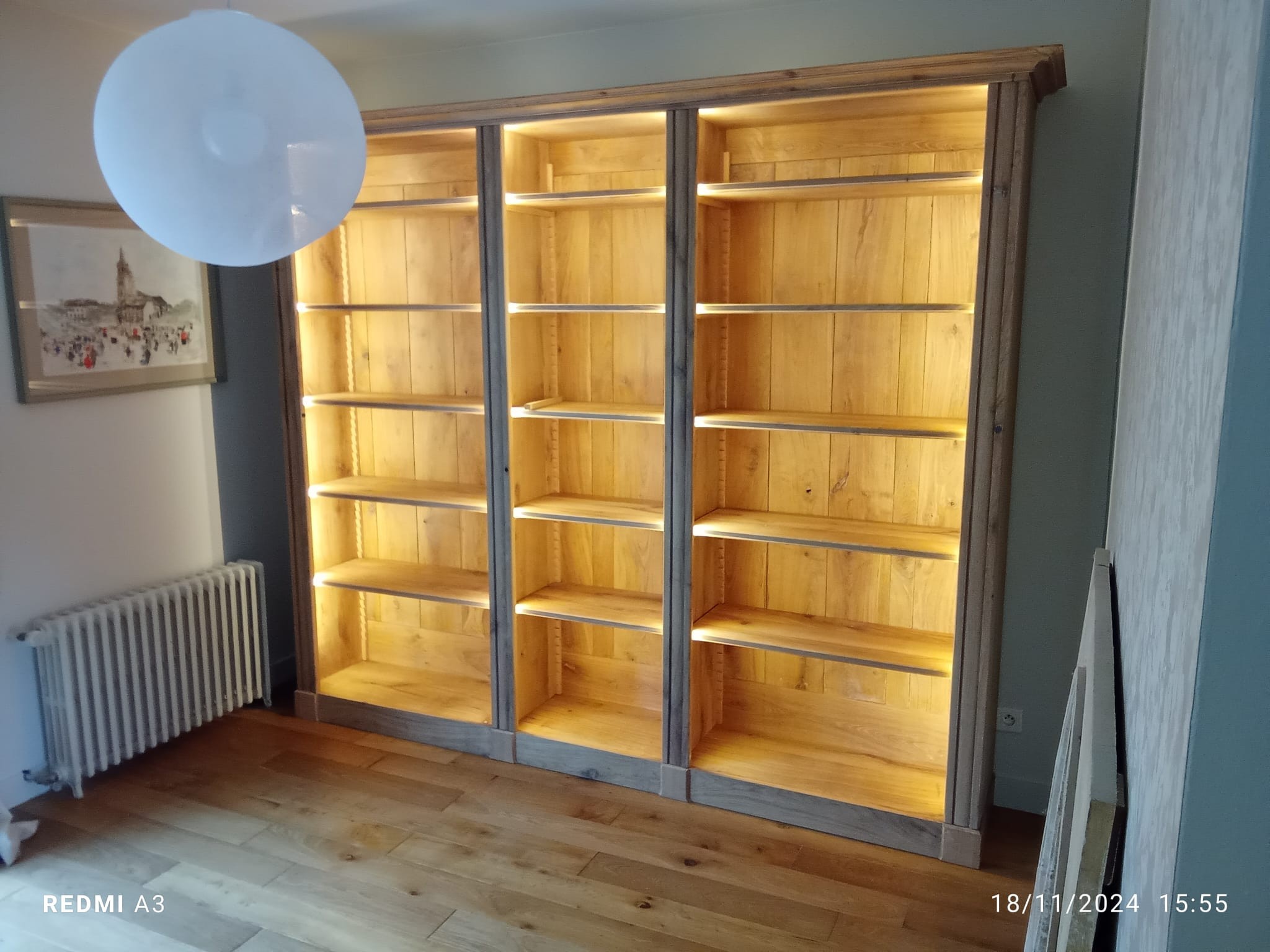 Bibliothèque rétro éclairée — vue 1 — Bois Joli Création